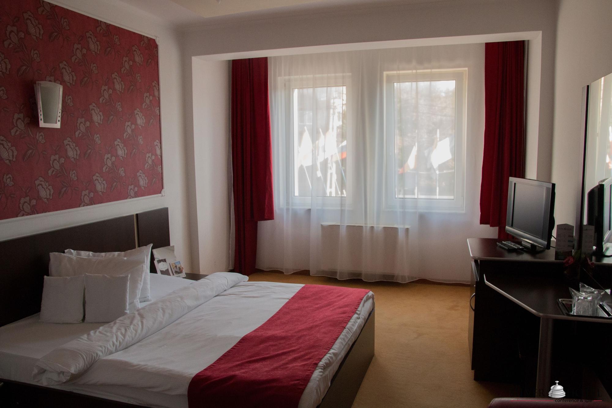 Silver Hotel Oradea Εξωτερικό φωτογραφία
