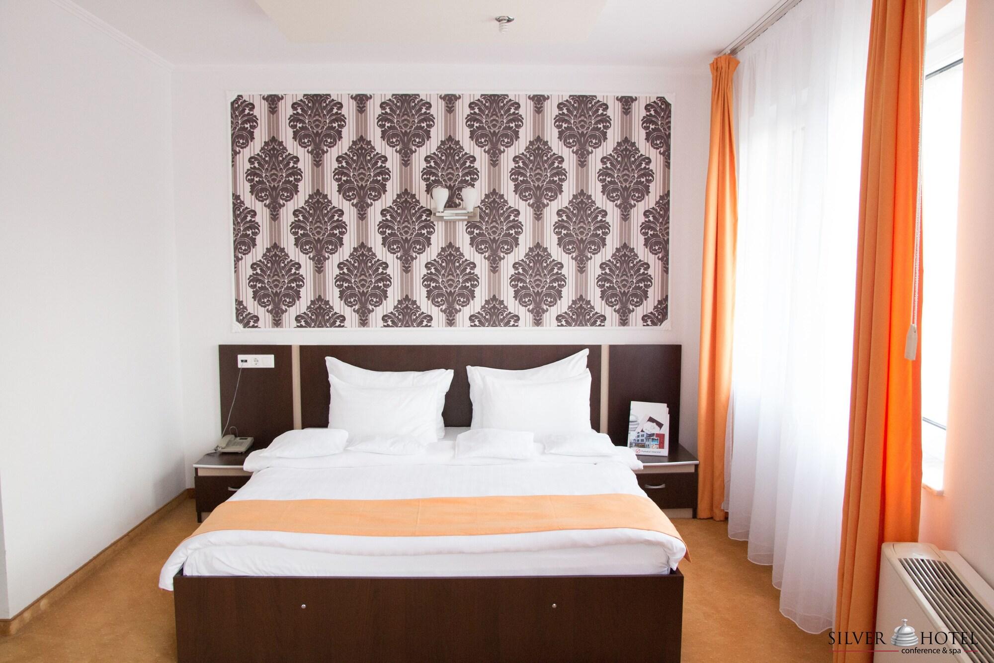 Silver Hotel Oradea Εξωτερικό φωτογραφία