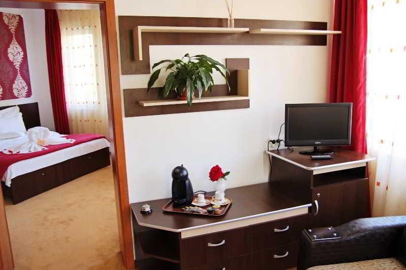 Silver Hotel Oradea Εξωτερικό φωτογραφία