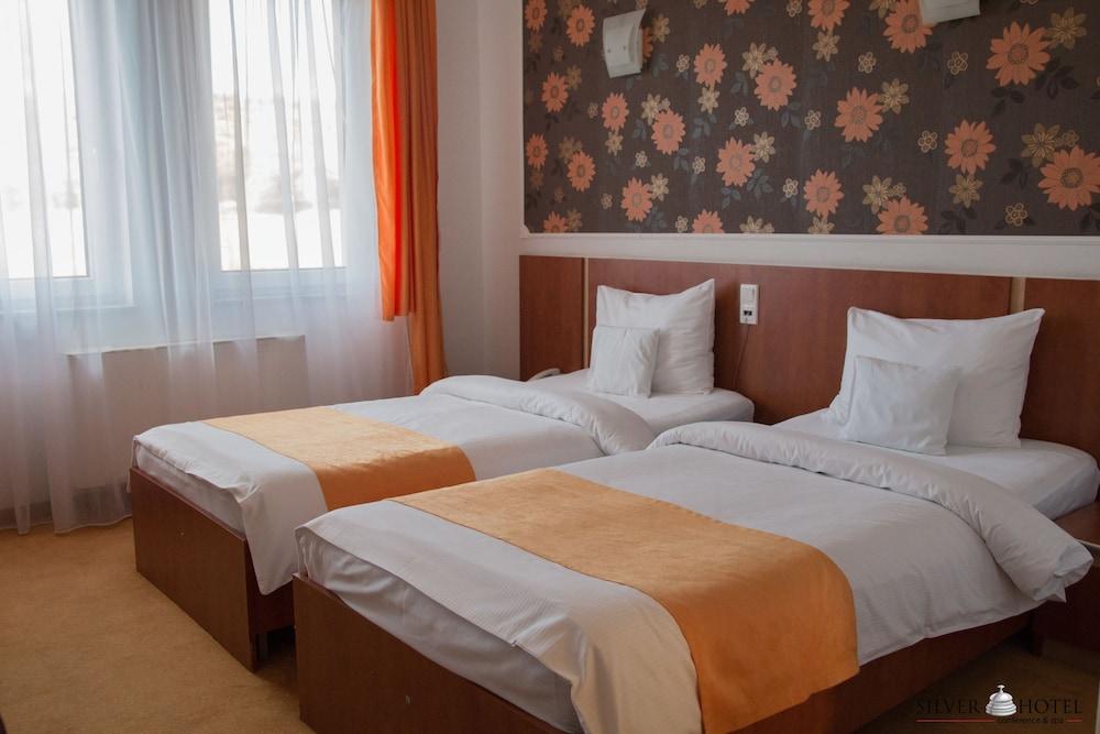 Silver Hotel Oradea Εξωτερικό φωτογραφία