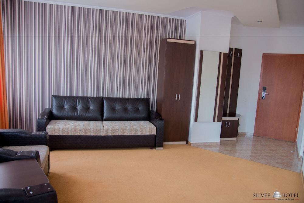 Silver Hotel Oradea Εξωτερικό φωτογραφία