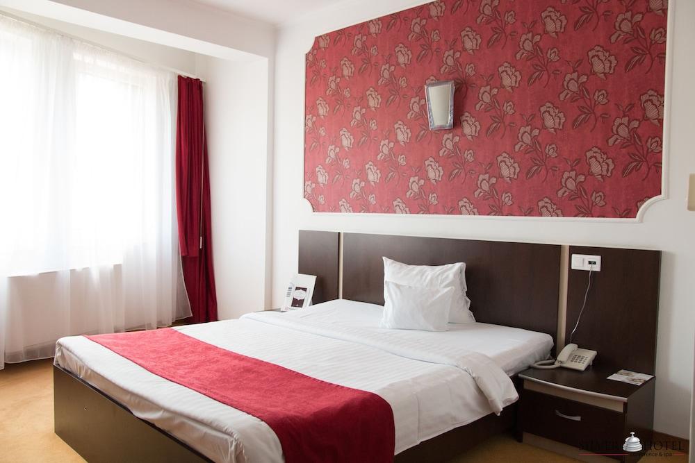 Silver Hotel Oradea Εξωτερικό φωτογραφία