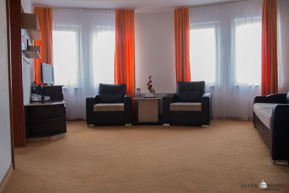 Silver Hotel Oradea Εξωτερικό φωτογραφία