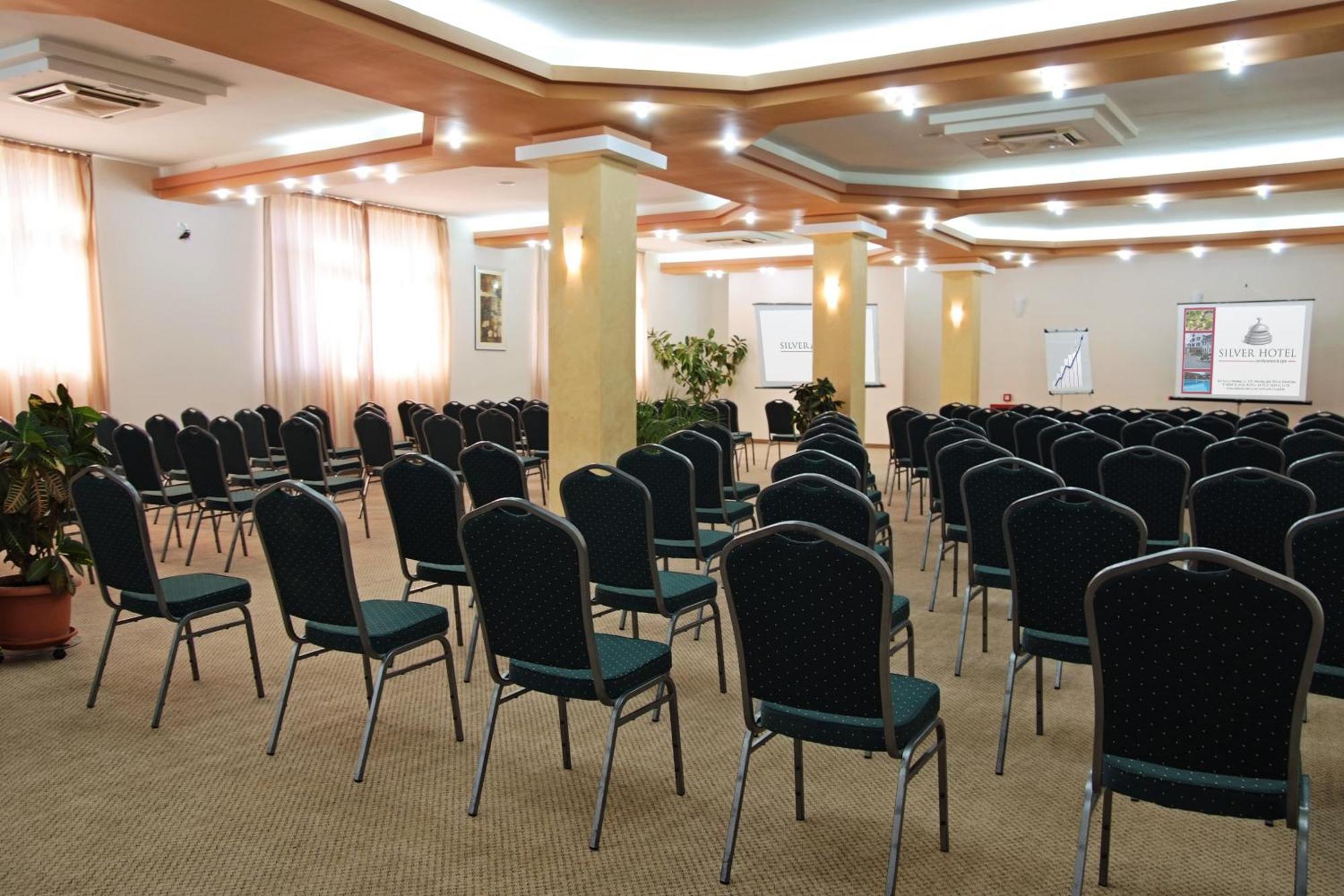 Silver Hotel Oradea Εξωτερικό φωτογραφία