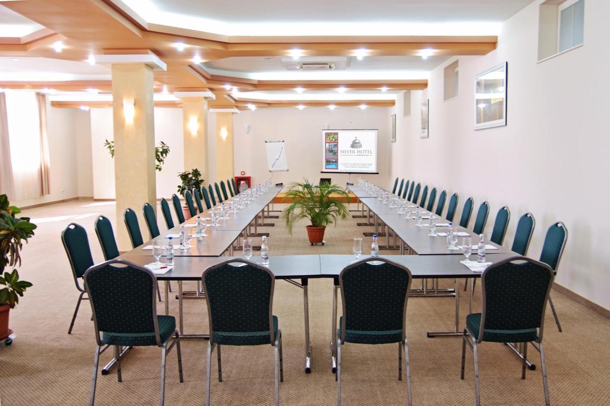 Silver Hotel Oradea Εξωτερικό φωτογραφία