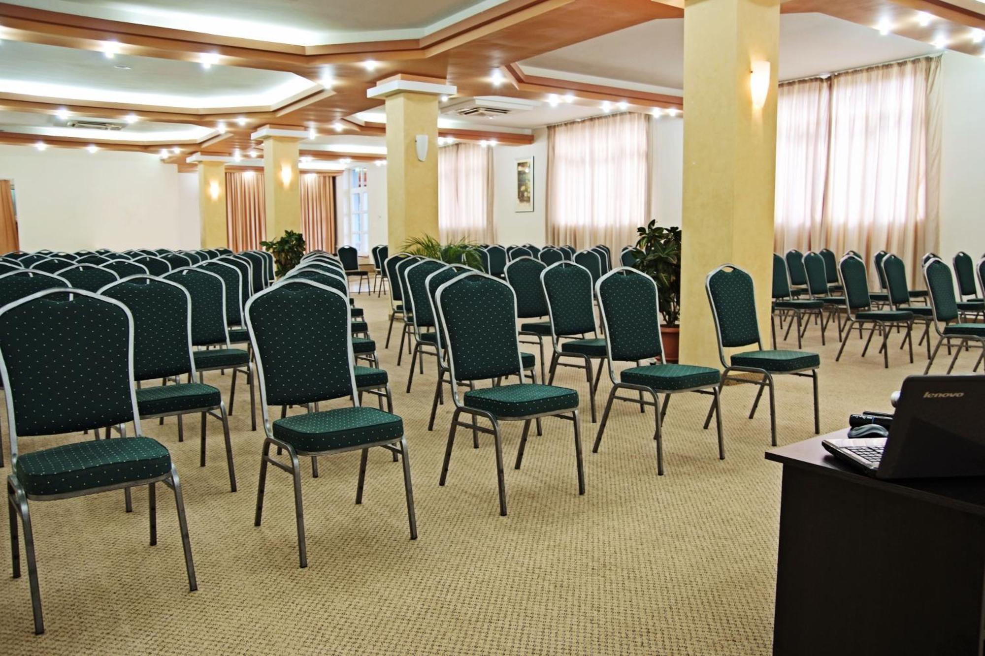 Silver Hotel Oradea Εξωτερικό φωτογραφία