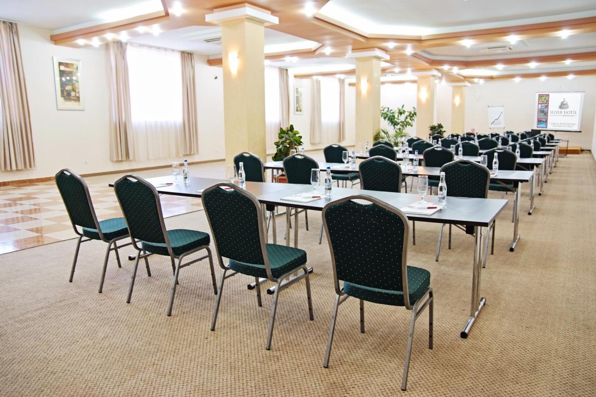 Silver Hotel Oradea Εξωτερικό φωτογραφία