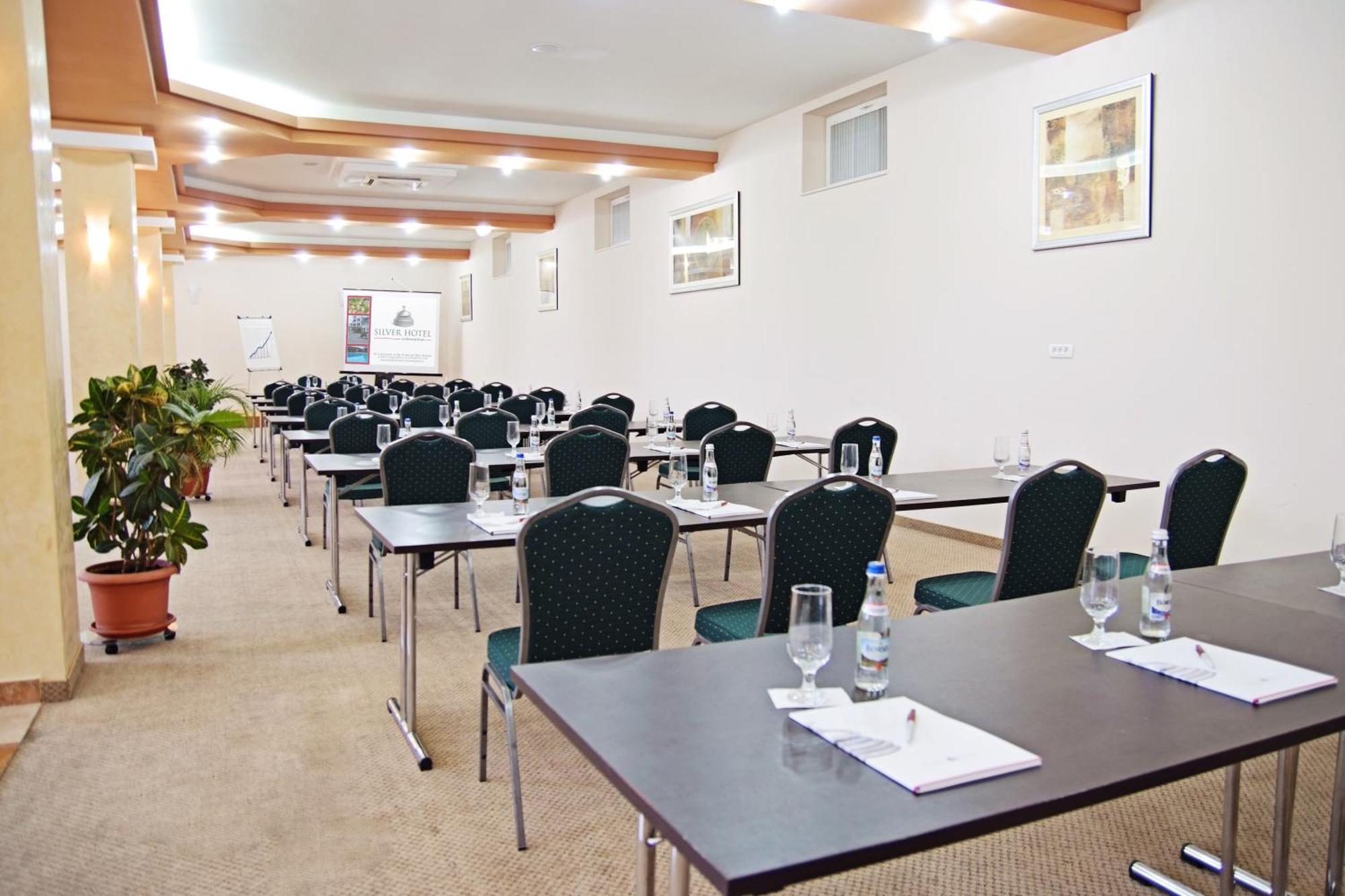 Silver Hotel Oradea Εξωτερικό φωτογραφία