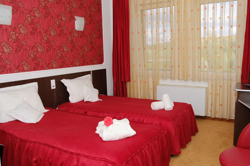 Silver Hotel Oradea Εξωτερικό φωτογραφία